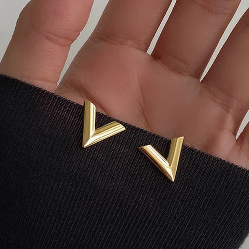 The 18K V Letter Stud Earrings